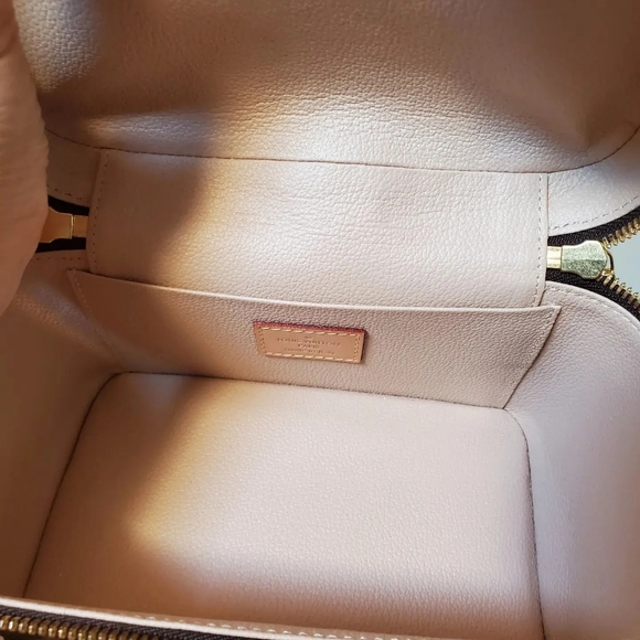 Louis Vuitton vanity bag - Picture 7 of 7